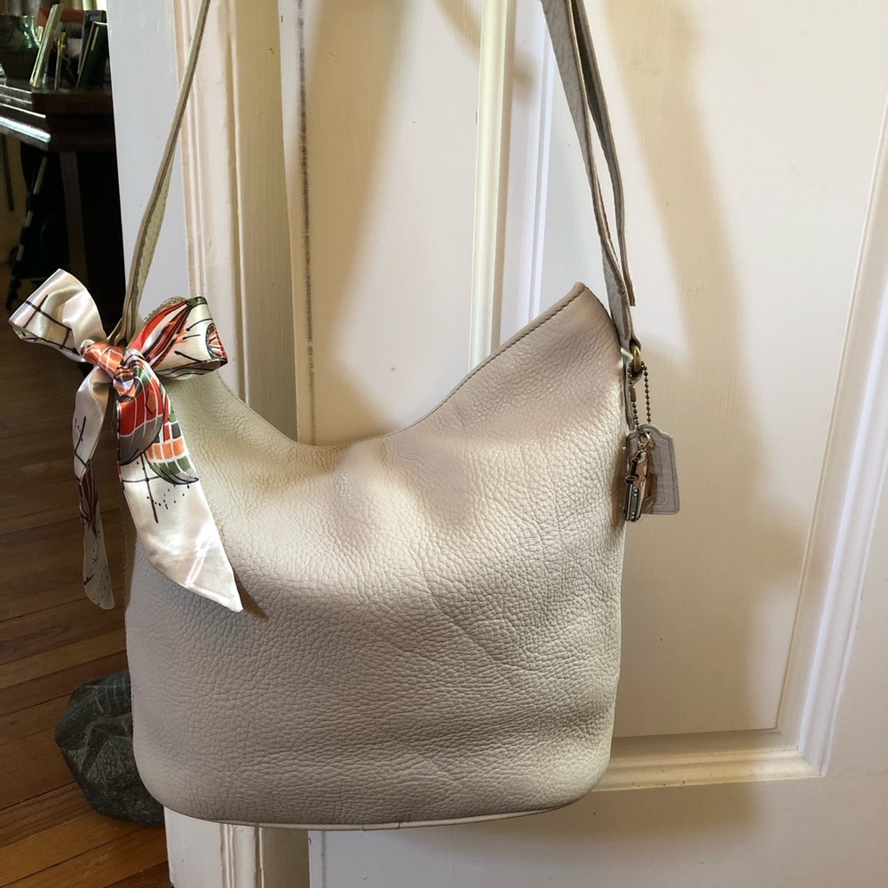 Coach Vintage Sonoma Medium Bucket Zip Natural Grain in Parchment 4906